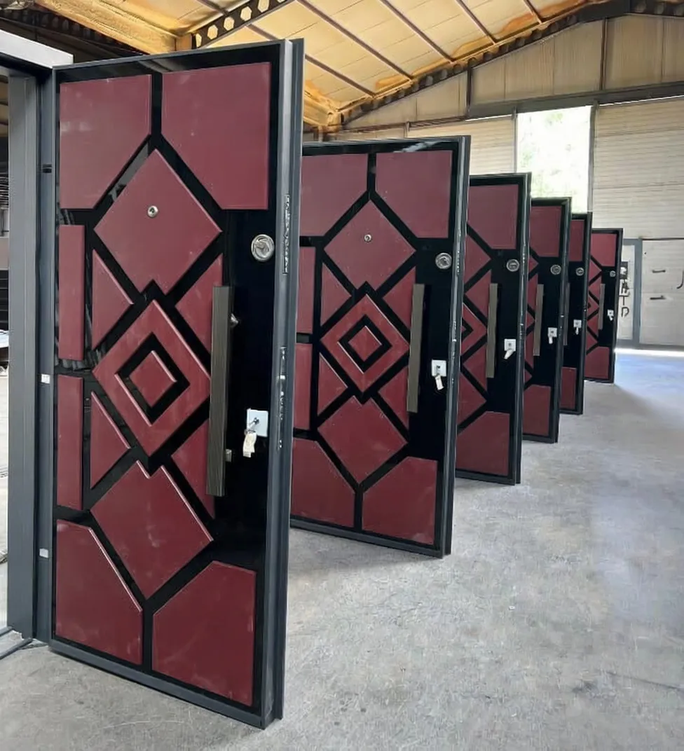 Kabartma Daire Kapısı - Detay